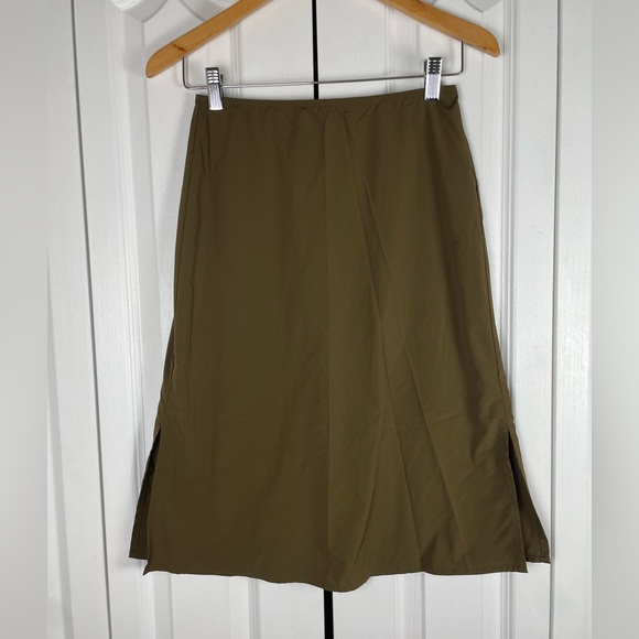 Uniqlo Slip Skirt Women’s S Olive Green A-Line Side Slits Elastic Waistband EUC - Picture 1 of 9